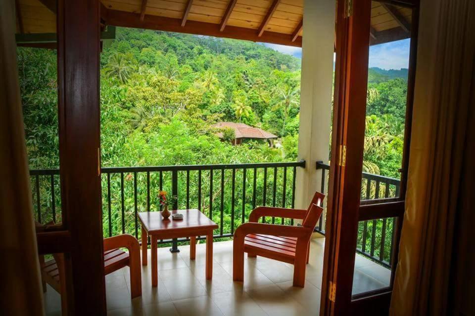 The Grand Hills Bed & Breakfast Канди Екстериор снимка