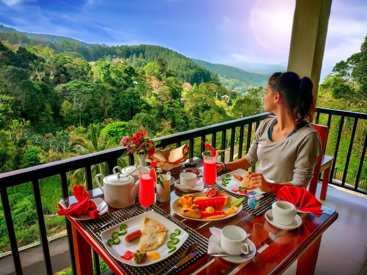 The Grand Hills Bed & Breakfast Канди Екстериор снимка