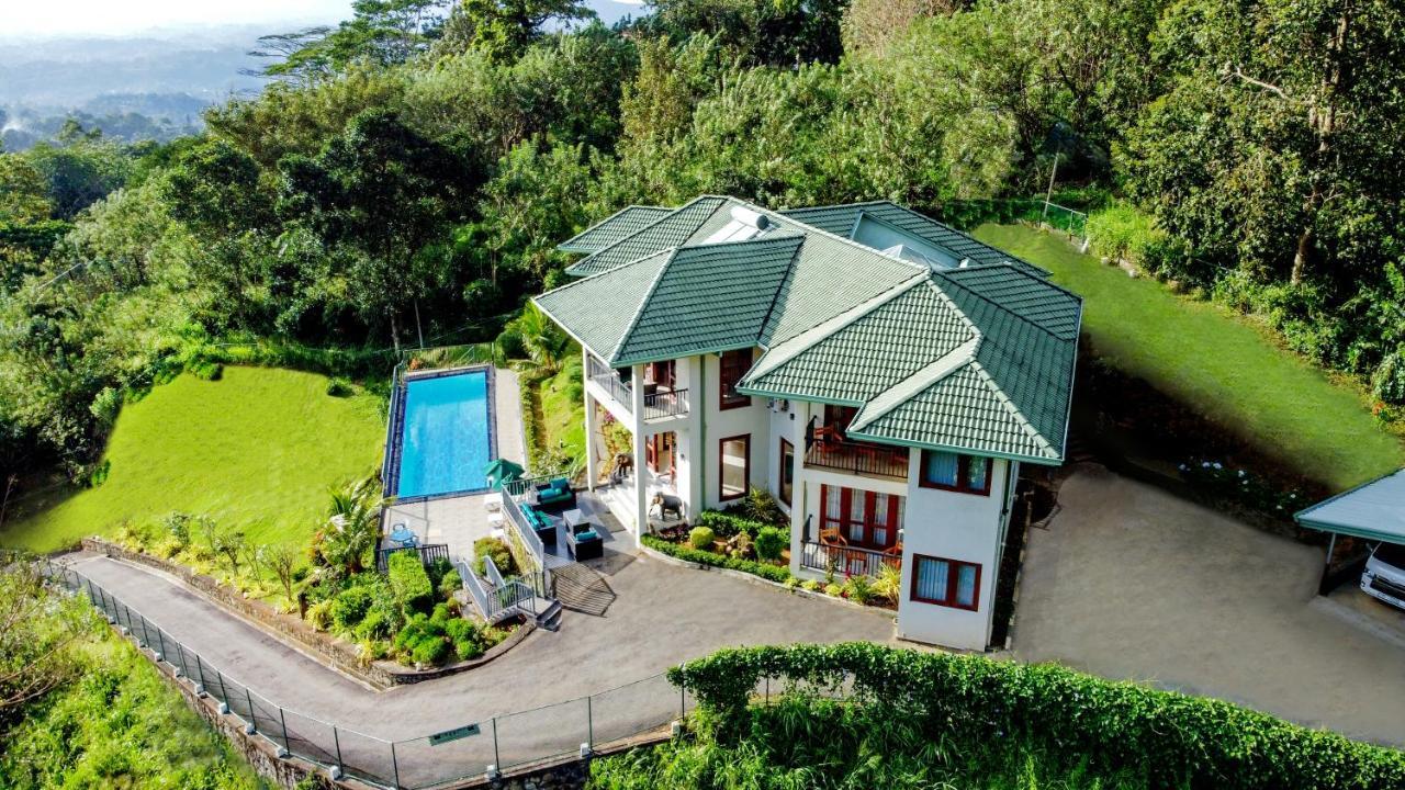 The Grand Hills Bed & Breakfast Канди Екстериор снимка
