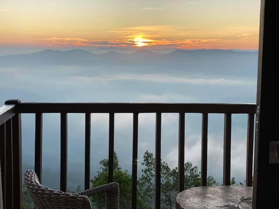 The Grand Hills Bed & Breakfast Канди Екстериор снимка
