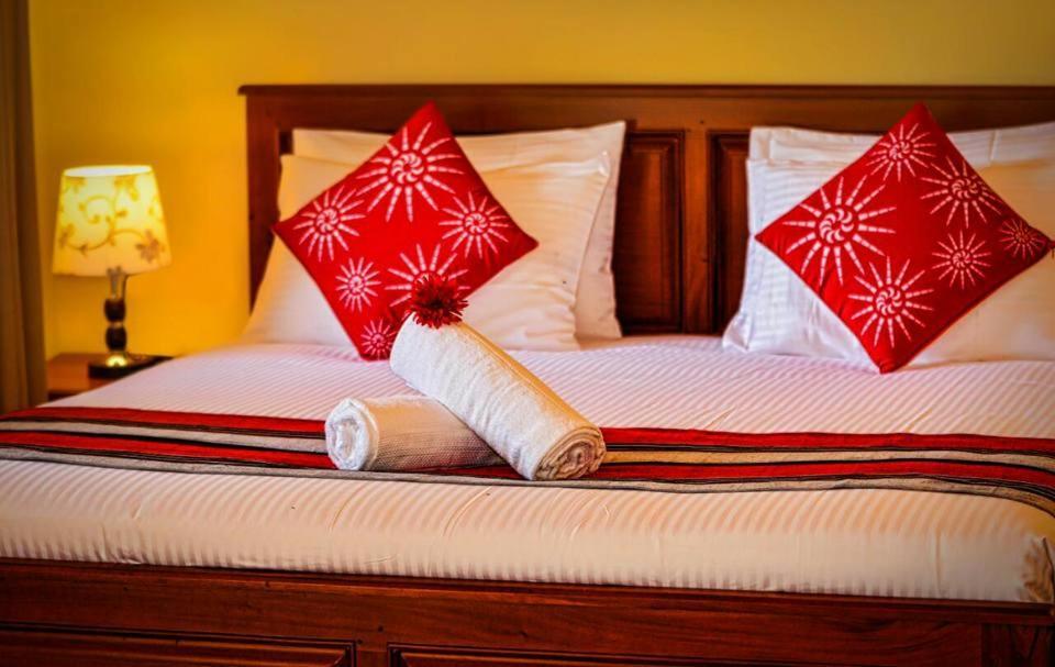 The Grand Hills Bed & Breakfast Канди Екстериор снимка